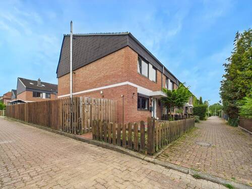 Zuwegung Haupteingang - Familienfreundlich und ruhig: Schönes REH mit Garage in Sackgassenlage