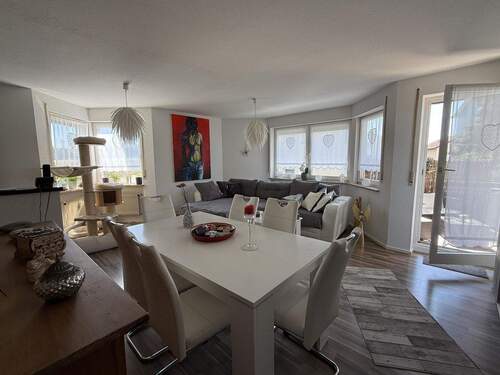 Wohn- und Esszimmer - 