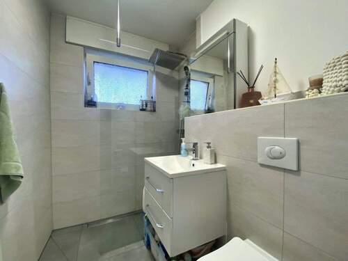 Badezimmer - Etagenwohnung mit 69,00 m&sup2; in Hürth zum Kaufen