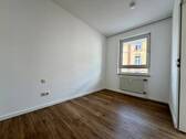 Schlafzimmer - 2 Zimmer Etagenwohnung zur Miete in Frankfurt am Main