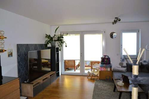 Wohnzimmer - 2 Zimmer Etagenwohnung zur Miete in Sulzbach am Main