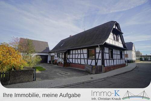 Ansicht Haus - Interessantes Fachwerkhaus mit viel Platz, Charakter und Potenzial und selten großem Grundstück in Kehl-Neumühl