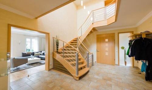 Eingangshalle.jpg - 1 Zimmer Mehrfamilienhaus, Wohnhaus zum Kaufen in Wassertrüdingen