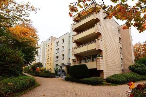 Außenansicht1.jpg - Hochwertig sanierte 3 Zimmer Wohnung mit Balkon und TG-Stellplatz in Pforzheim
