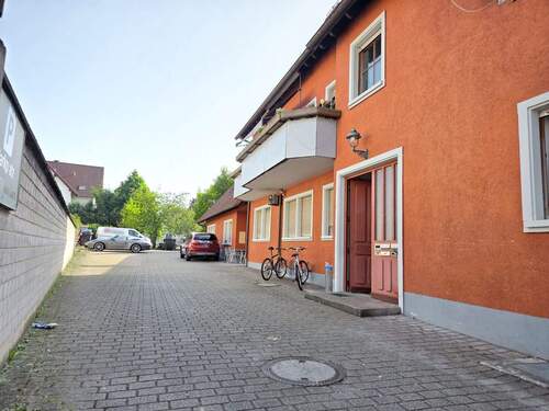 Eingang Parkplätze Hinterhof - 