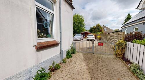 Auffahrt - Einfamilienhaus mit 165,00 m² in Husby zum Kaufen