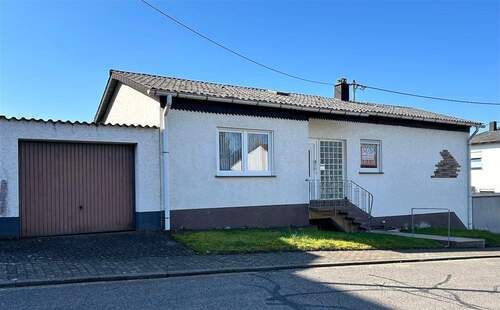 Vorderansicht - Illingen OT: Freist. 1FH mit Garage und Garten