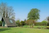 Garten mit Nebengelass - 