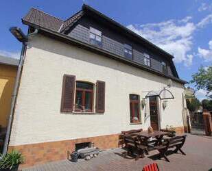 Großes Wohnhaus mit Nebengebäude- Wohnen und Arbeiten an einem Ort ist hier möglich! - Zörbig Stumsdorf