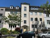 Hausansicht 1 OG rechts - Charmante Wohnung mit EBK im Ehrenfeld