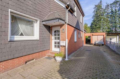 Haustür WE 1 - 7 Zimmer Mehrfamilienhaus, Wohnhaus in Oberhausen