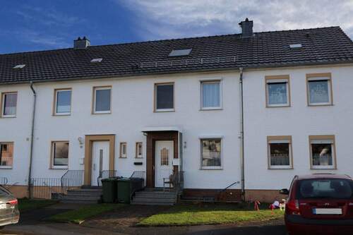 Reihenmittelhaus - Vorderfront - Klein aber Fein! Vom aller Feinsten modernisier!