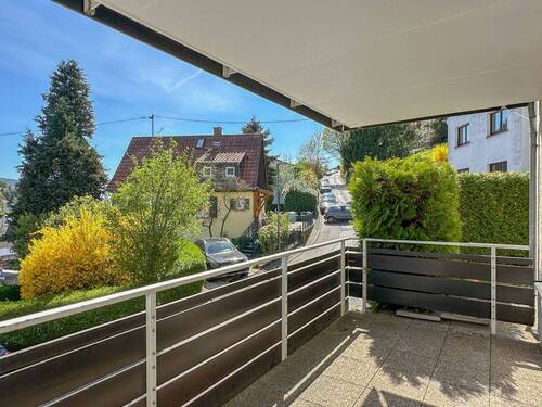 Balkon mit angrenzendem Garten - 
