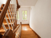Treppenhaus mit originalen Holzelementen - 