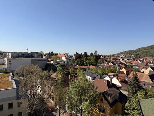 Attraktive Lage mit Blick über Weinheim - 