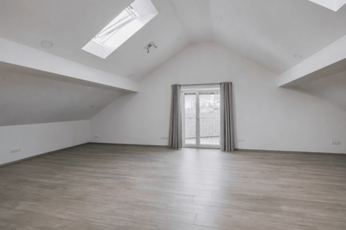 Dachgeschoss Essen/ Wohnen - 1 Zimmer Mehrfamilienhaus, Wohnhaus zum Kaufen in Kastl
