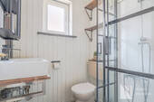 Besucher-WC/Dusche im EG - 