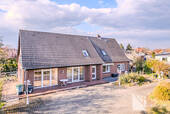 Eingangsansicht - 7 Zimmer Mehrfamilienhaus, Wohnhaus zum Kaufen in Bardowick