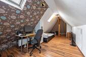 DG: Schlafzimmer/ Büro - 