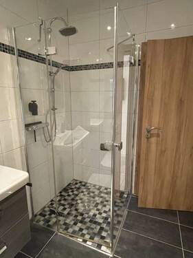 Dusche EG 1 - 