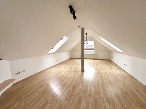 Wohn- und Esszimmer - 