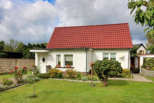 Vorderansicht Haus - Gepflegtes Einfamilienhaus mit modernem Komfort in Panketal - Zepernick