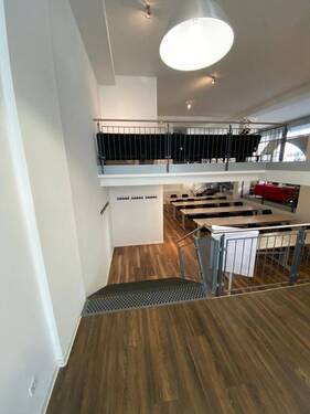 2. Eingangsbereich mit Blick auf 2 Ebenen - Büro zur Miete in Leipzig