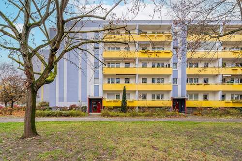 Vorderansicht des Hauses - Frei beziehbare 3-Zimmer-Wohnung nähe Gärten der Welt