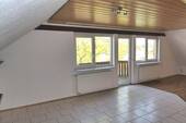 Essbereich mit Zutritt zum Balkon - 