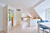 Küche DG Wohnung - 8 Zimmer Mehrfamilienhaus, Wohnhaus in Rissen