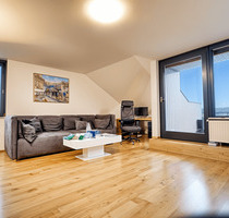 Düsseldorf-Lierenfeld: 2-Zimmer Wohnung mit kernsaniertem Badezimmer, Loggia sowie Außenstellplatz Düsseldorf-Lierenfeld: 2-Zimmer Wohnung mit kernsaniertem Badezimmer, Loggia sowie Außenstellplatz