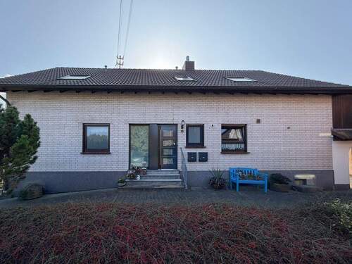 Frontansicht - 6 Zimmer Mehrfamilienhaus, Wohnhaus in Hamm/Sieg