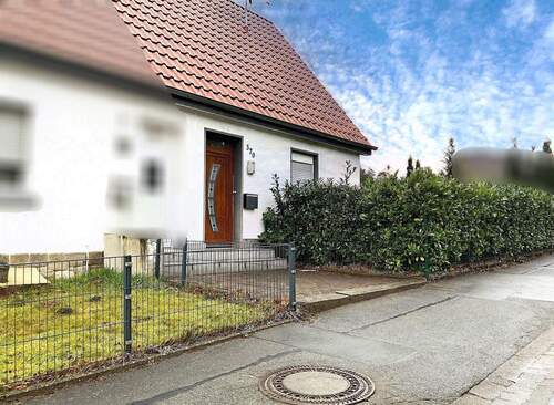 Ansicht von der Straße - 3 Zimmer Doppelhaushälfte zum Kaufen in Ibbenbüren