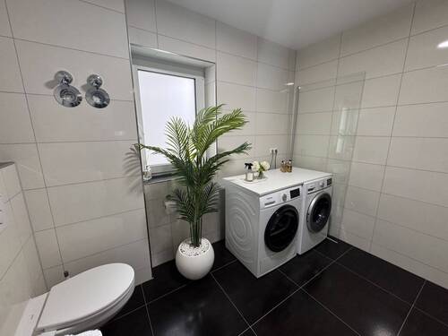 WC und Waschmaschinenanschluss - 