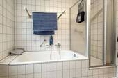 Wanne und Dusche - 