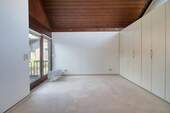 Schlafzimmer 2 mit überdachtem Balkon - 