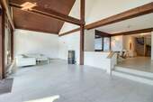 Wohnzimmer mit Blick in Richtung Diele, Essbereich - Einfamilienhaus mit 160,00 m² in Stephanskirchen zum Kaufen