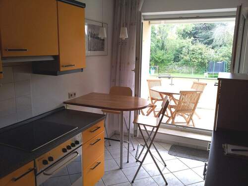 Küche mit Zugang zum Balkon - 