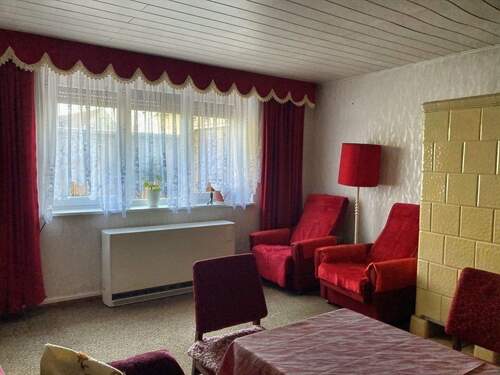 Wohnzimmer - 5 Zimmer Einfamilienhaus zum Kaufen in Lutherstadt Eisleben