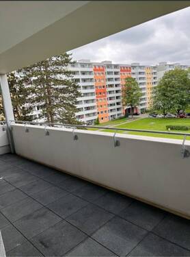Zimmer 3 Balkon.jpg - andere Wohnungstypen mit 19,00 m² in München zur Miete