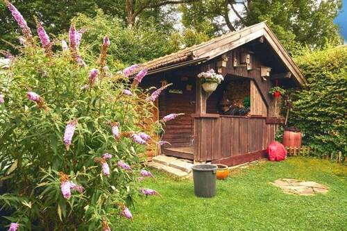  ...Gartenhäuschen und... - 