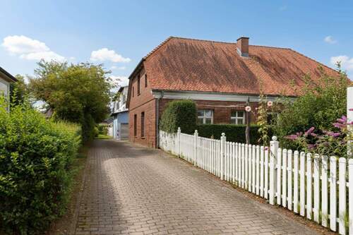 Die private Einfahrt - 2 Zimmer Etagenwohnung zum Kaufen in Putbus