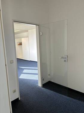 Raum 1 - Helle Büros in zentraler Lage Krefeld, flexibel, barrierefrei, leer übergeben