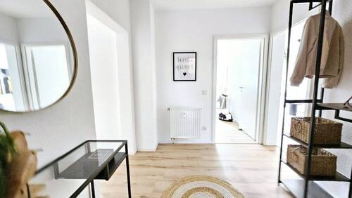 Eingangsbereich - Bild 1.jpg - 3 Zimmer Etagenwohnung zum Kaufen in Saarbrücken