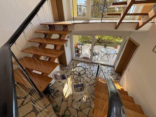 Treppenhaus - 9 Zimmer Einfamilienhaus in Weilheim