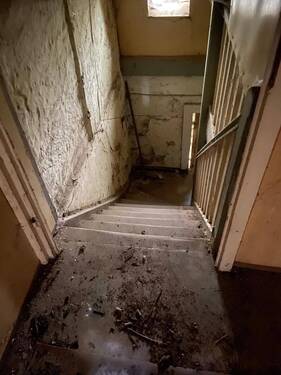 b74996f6-386f-4392-a2b4-c64151dd3015 - 