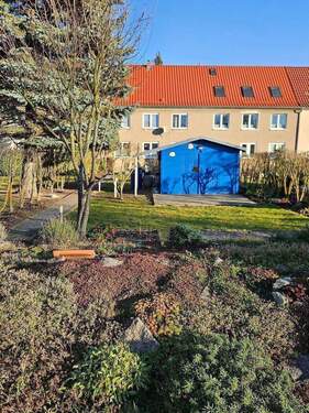 Garten und Haus.jpg - Reihenmittelhaus in Stadtrandlage! Drei vermietete Wohnungen + Ausbaureserve!
