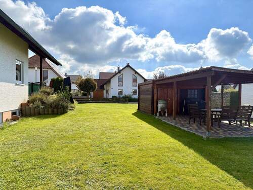 Garten mit Freisitz - 