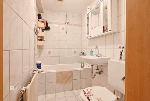 Badezimmer 3.OG rechts - 