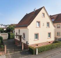 Familientraum in Großostheim: Großes Haus mit 7 Zimmern, Garage und Gartenparadies in Top-Lage